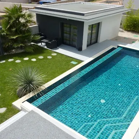 Villa Charrue *